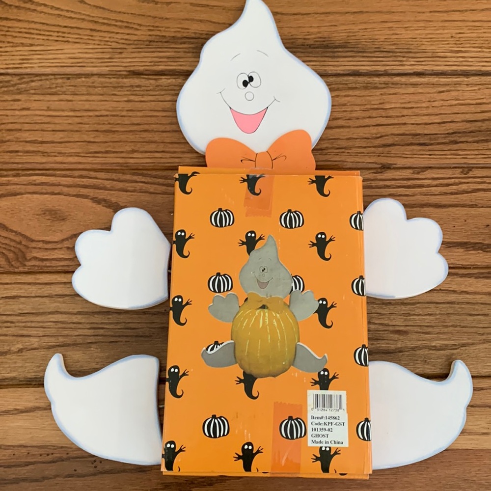 Wooden ghost pumpkin decoration kit.